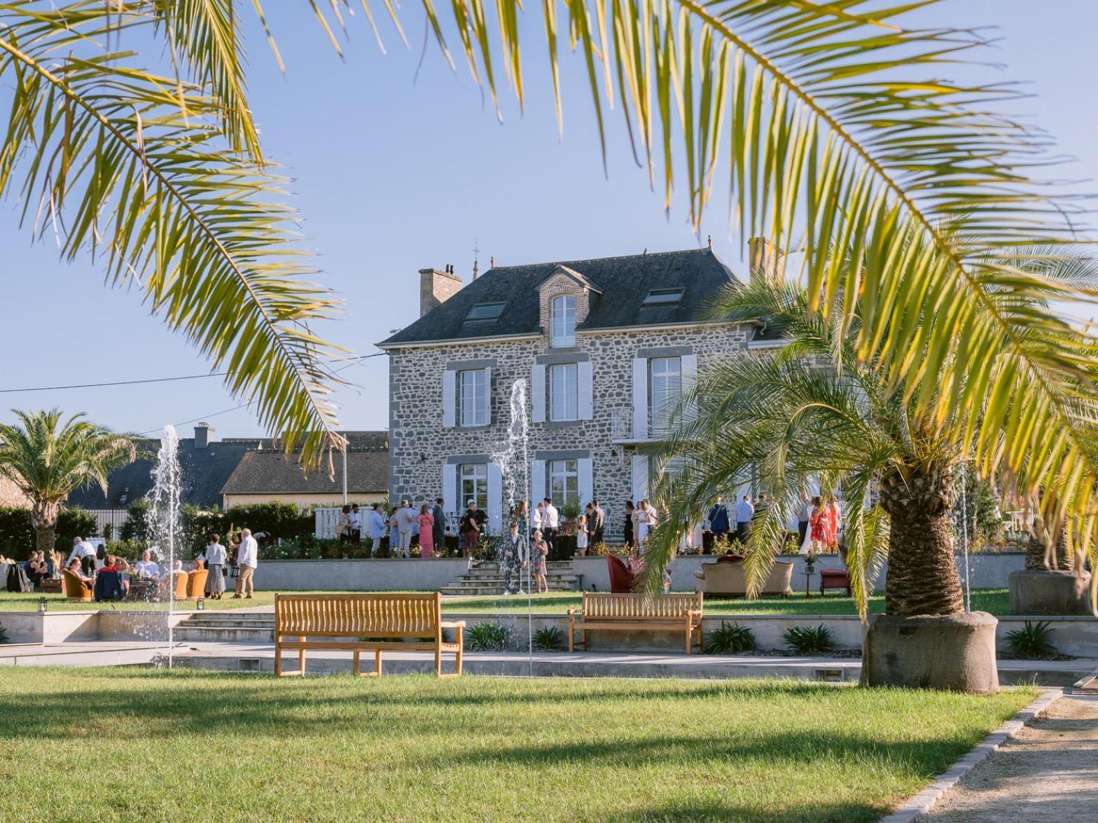 Domaine Les Jardins Darsene Acomodação com café da manhã Tinténiac Exterior foto