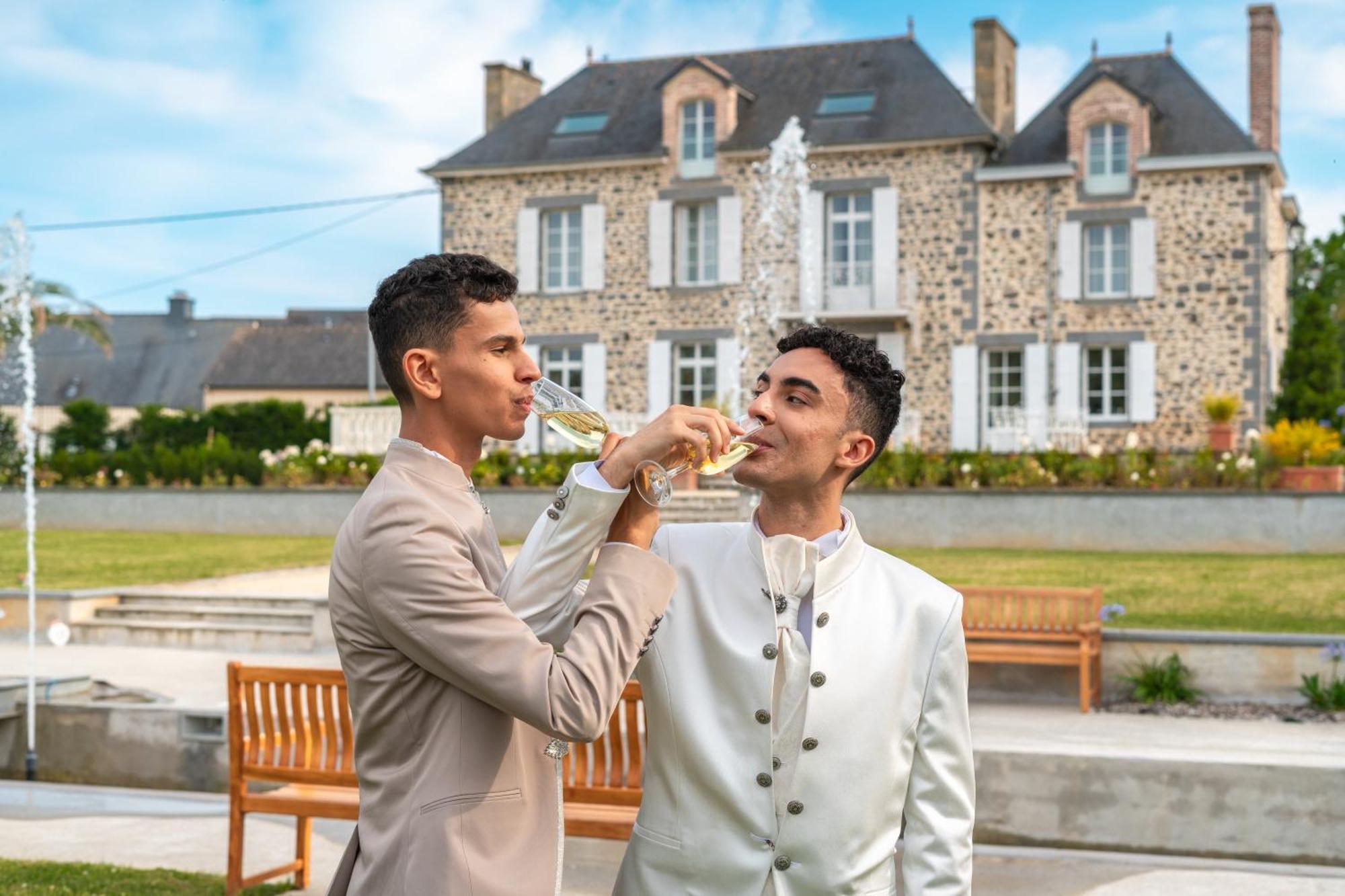 Domaine Les Jardins Darsene Acomodação com café da manhã Tinténiac Exterior foto
